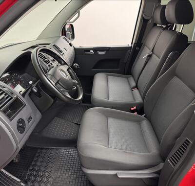 Volkswagen Caravelle 19