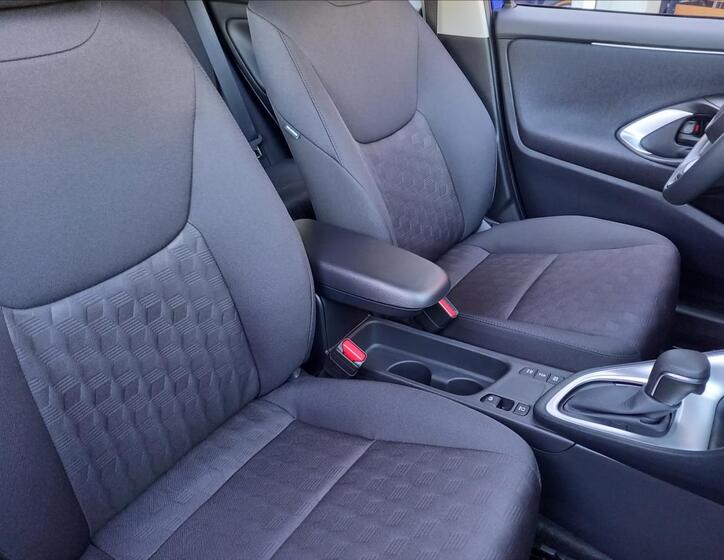 Toyota Yaris 8