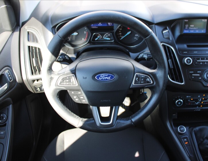 Ford Focus 10