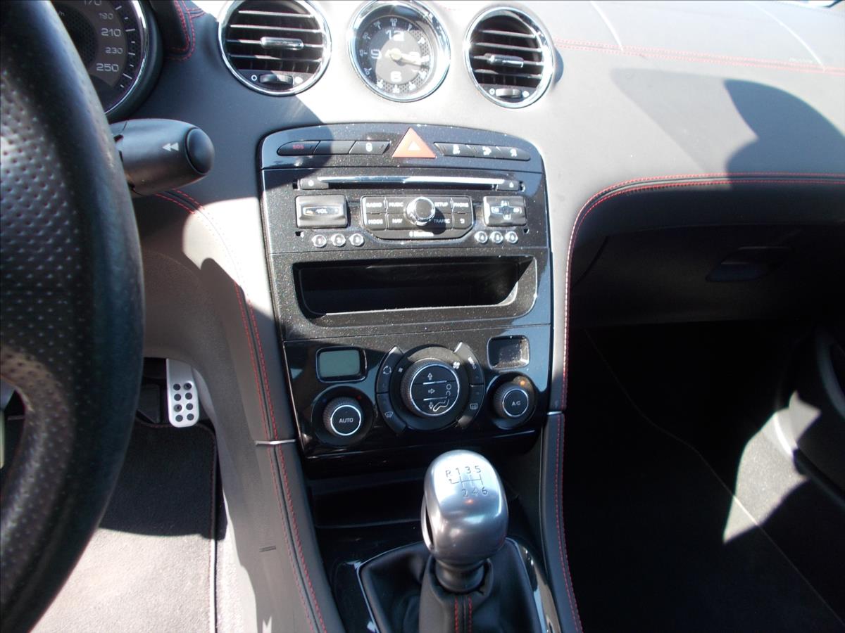 Peugeot RCZ