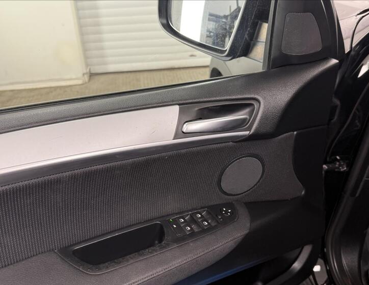 BMW X5 25