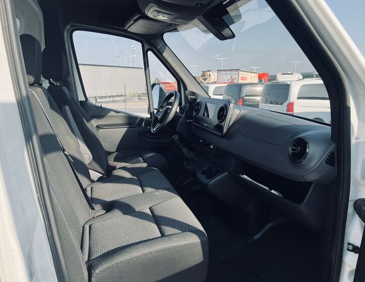 Mercedes-Benz Sprinter 9
