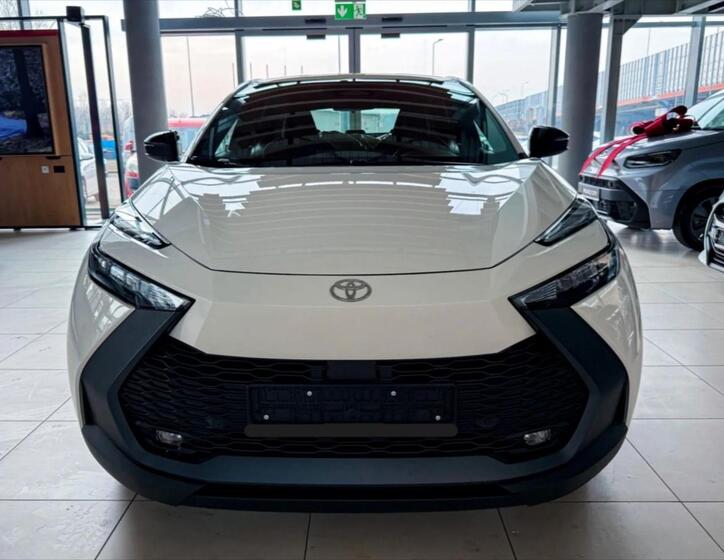 Toyota C-HR 2