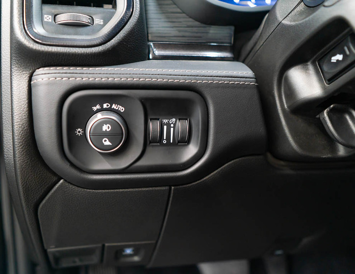 Dodge RAM 21