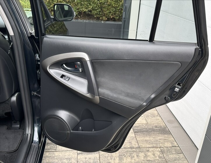 Toyota RAV4 20
