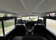 Land Rover Defender 18