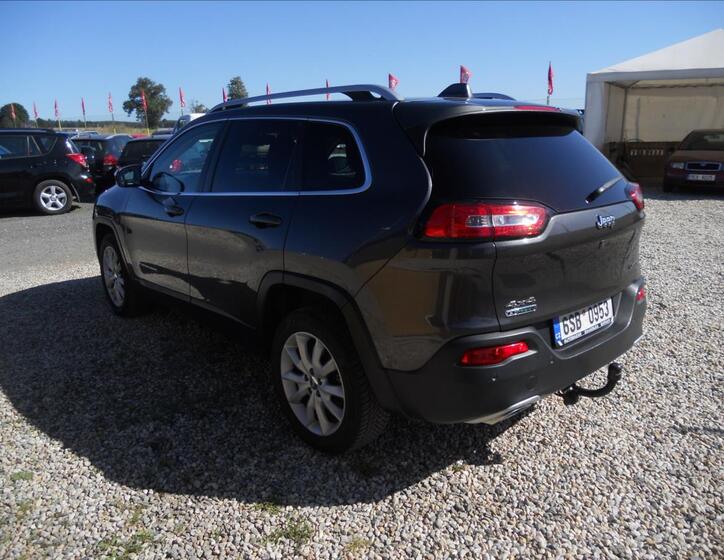 Jeep Cherokee 8