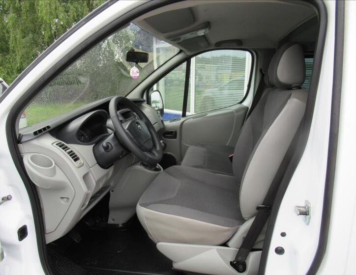 Opel Vivaro 16
