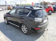 Mitsubishi Outlander 6