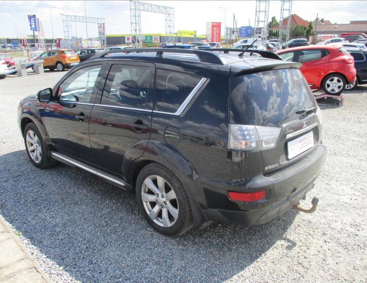 Mitsubishi Outlander 6