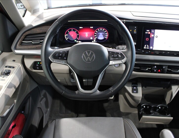 Volkswagen Multivan 13