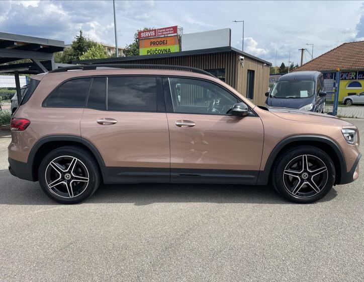 Mercedes-Benz GLB 4