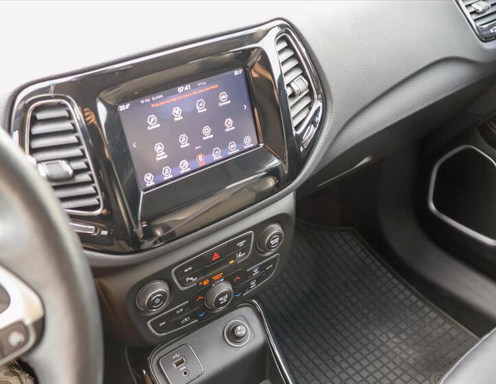 Jeep Compass 25