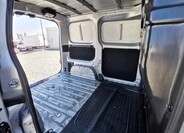 Nissan NV200 17