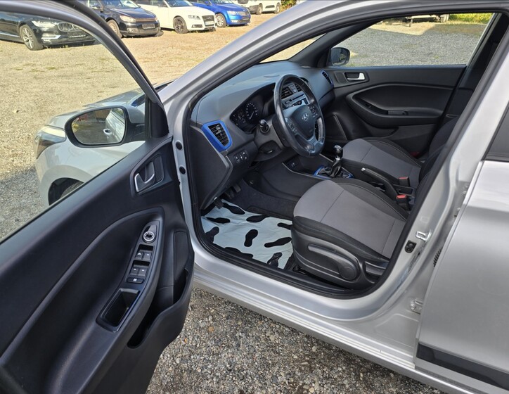 Hyundai i20 9