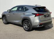 Lexus NX 300h 4