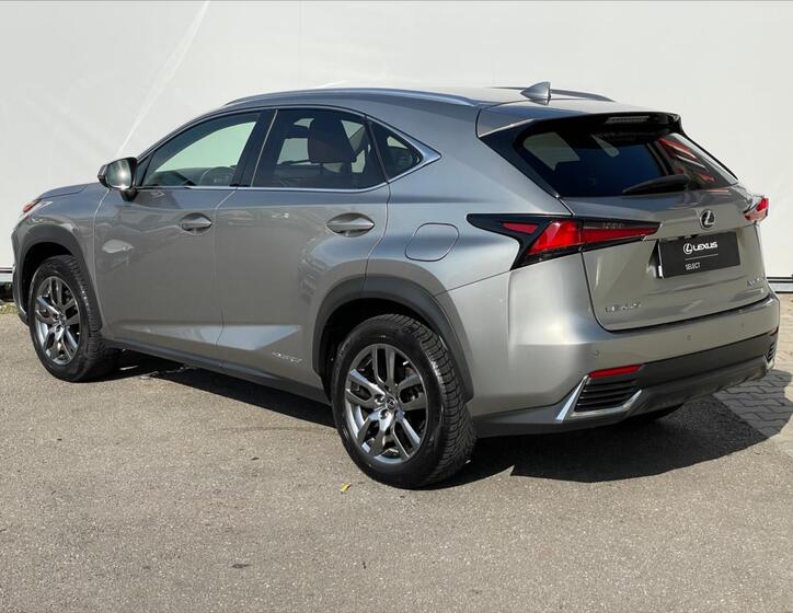 Lexus NX 300h 4