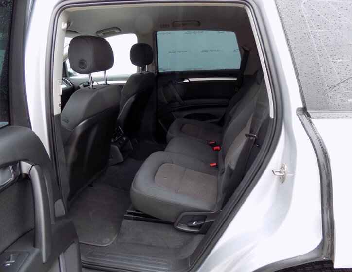 Audi Q7 8