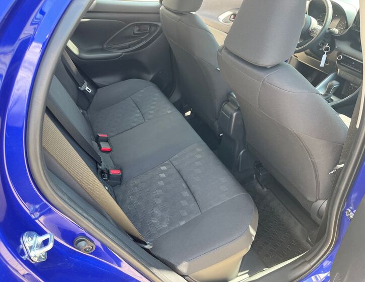 Toyota Yaris 16