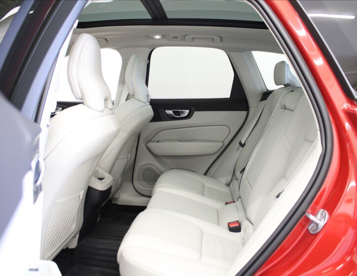 Volvo XC60 7