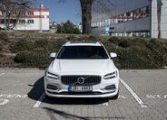 Volvo V90 2