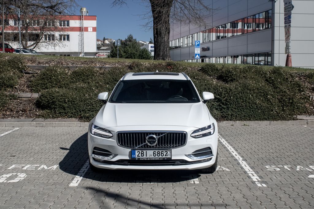 Volvo V90