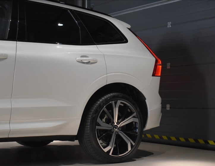 Volvo XC60 9