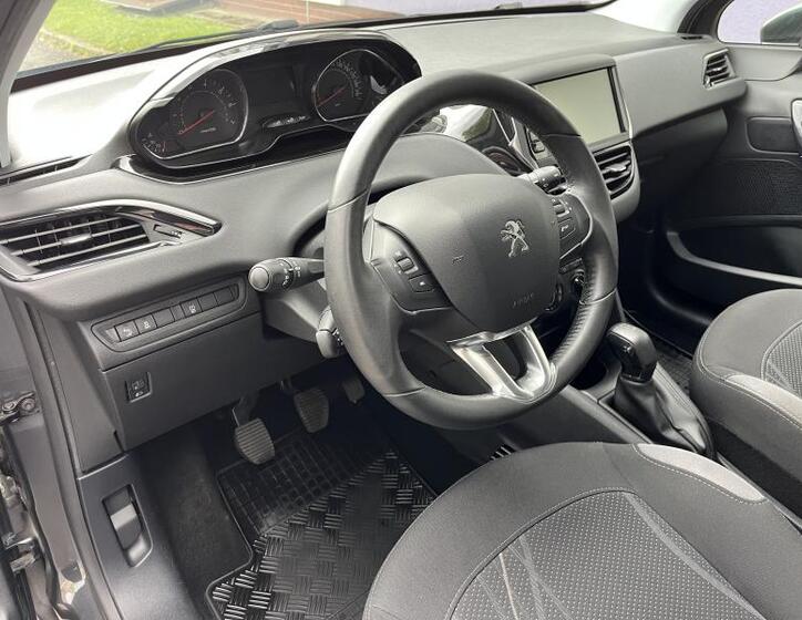Peugeot 208 12