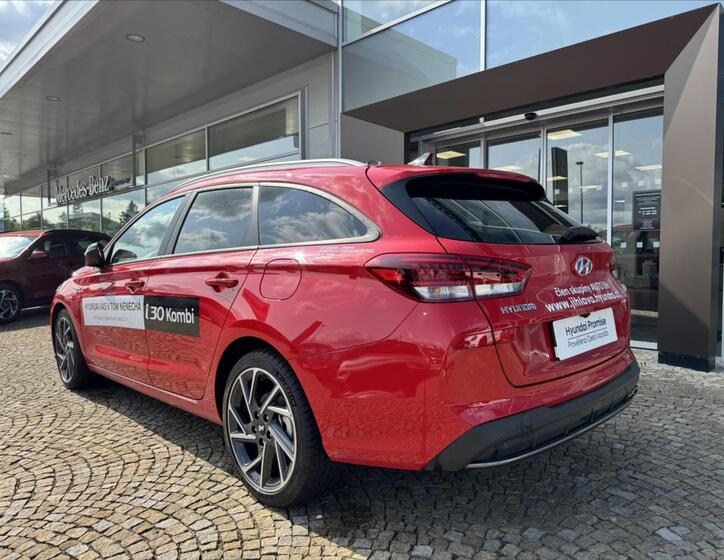 Hyundai i30 4