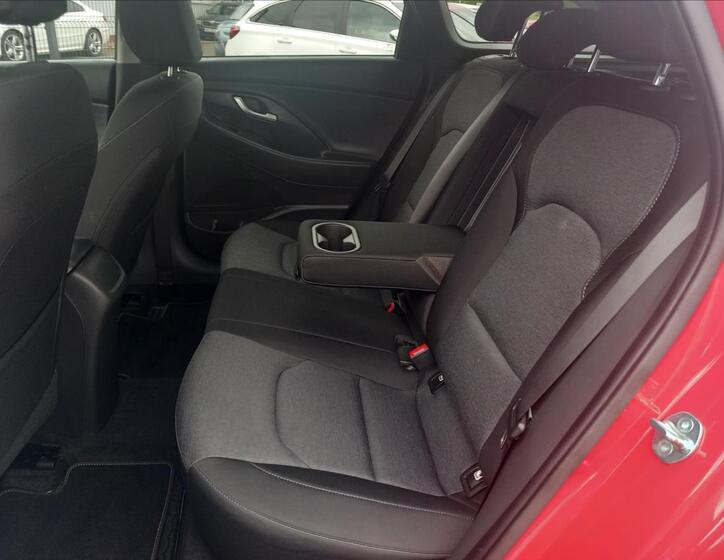 Hyundai i30 20