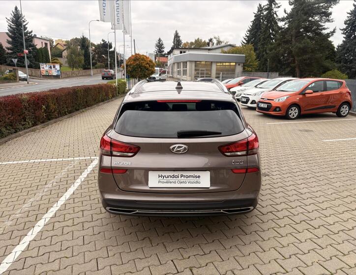 Hyundai i30 4