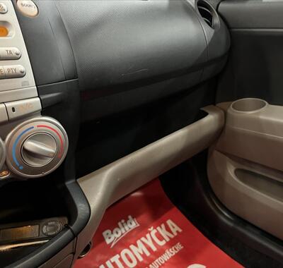 Daihatsu Sirion 11