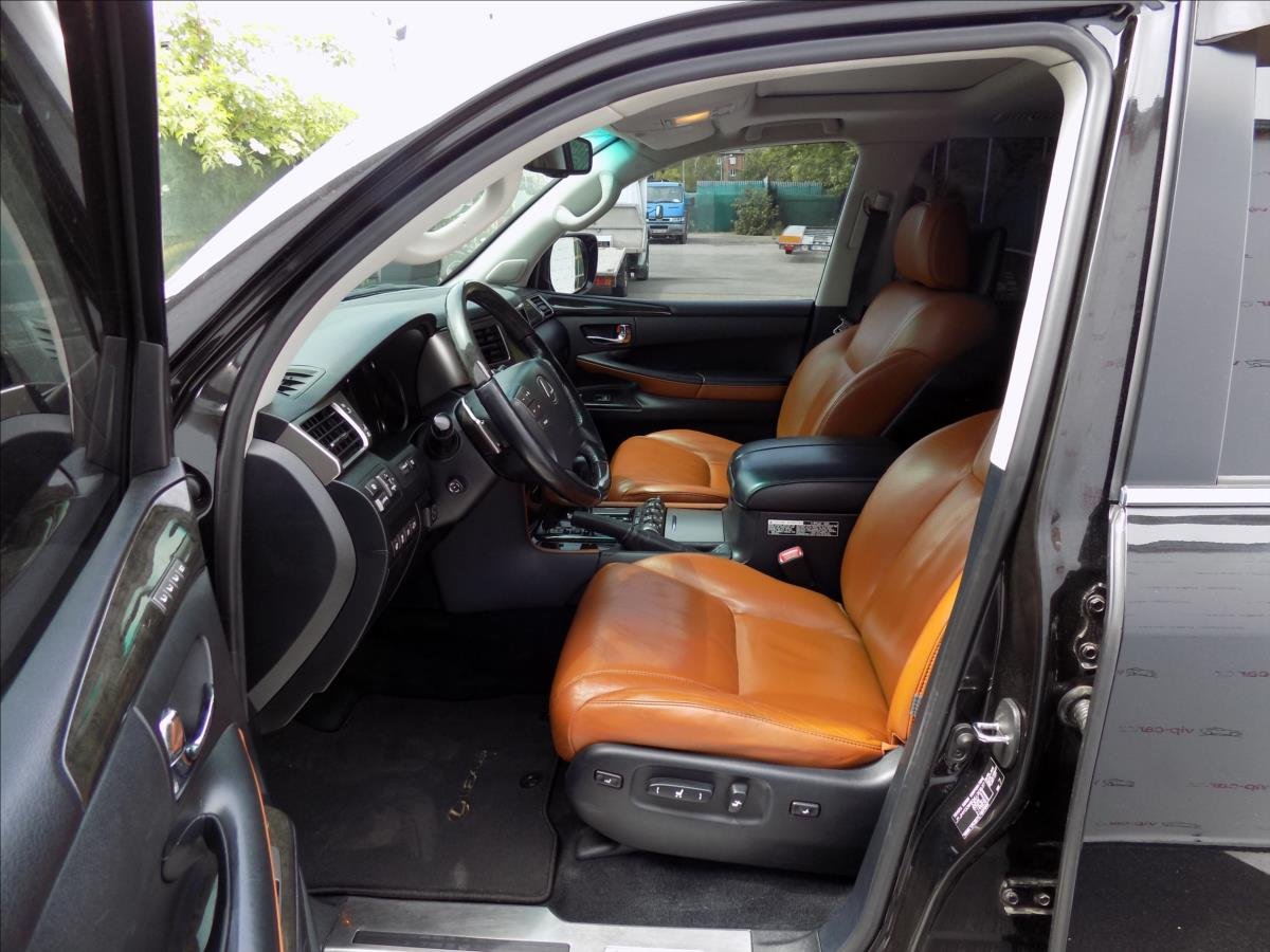 Lexus LX 570