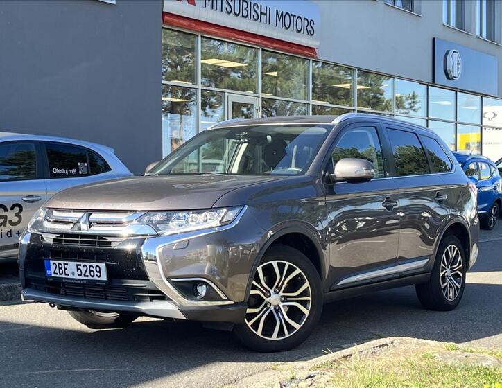 Mitsubishi Outlander 1