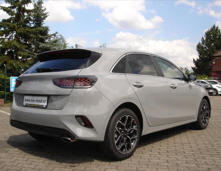 KIA Ceed 10