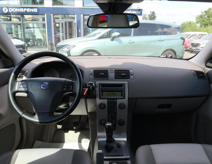 Volvo V50 16