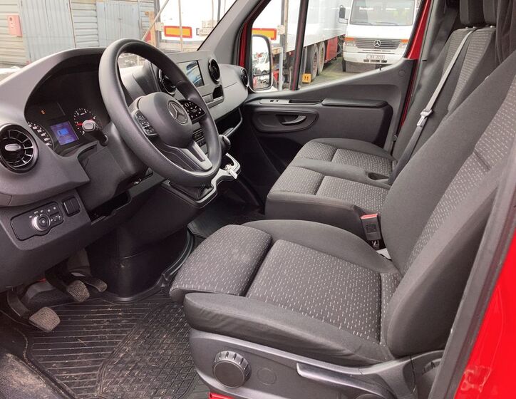 Mercedes-Benz Sprinter 14