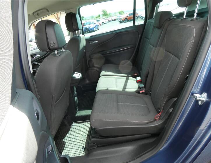 Opel Zafira 22