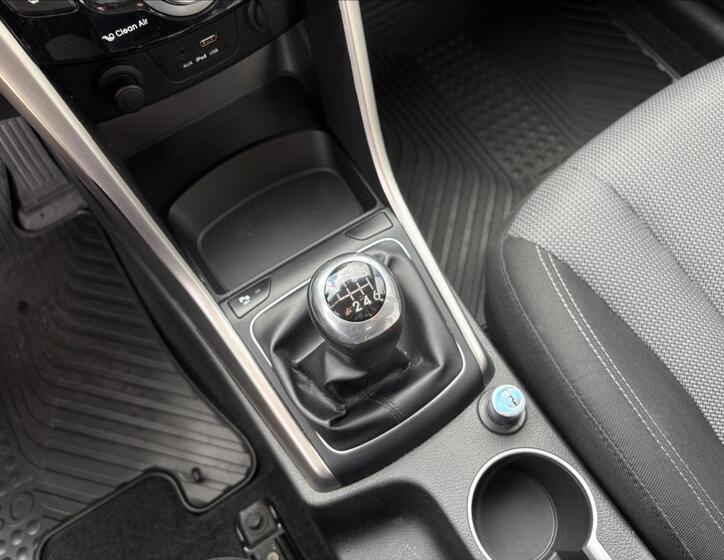 Hyundai i30 12