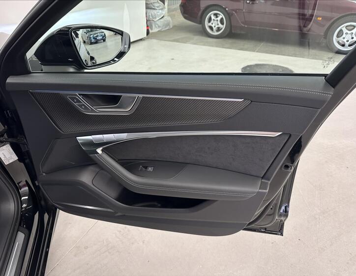 Audi S6 28
