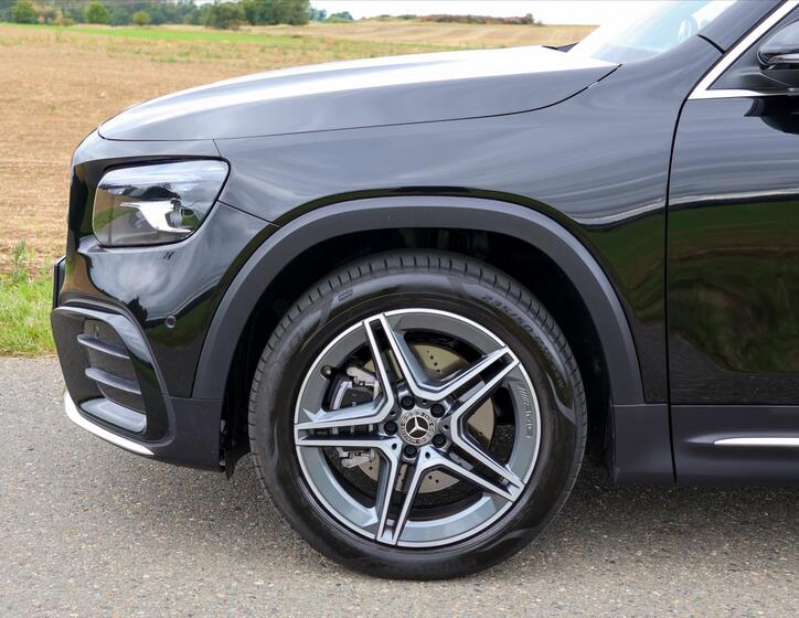 Mercedes-Benz GLB 33