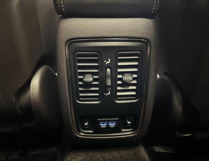 Jeep Grand Cherokee 25