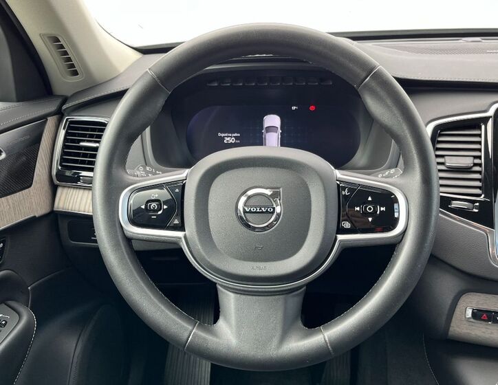 Volvo XC90 15