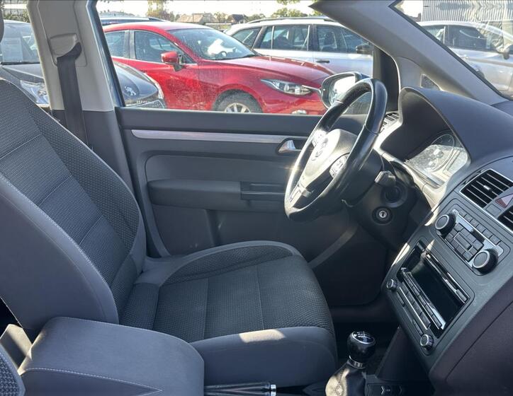 Volkswagen Touran 27