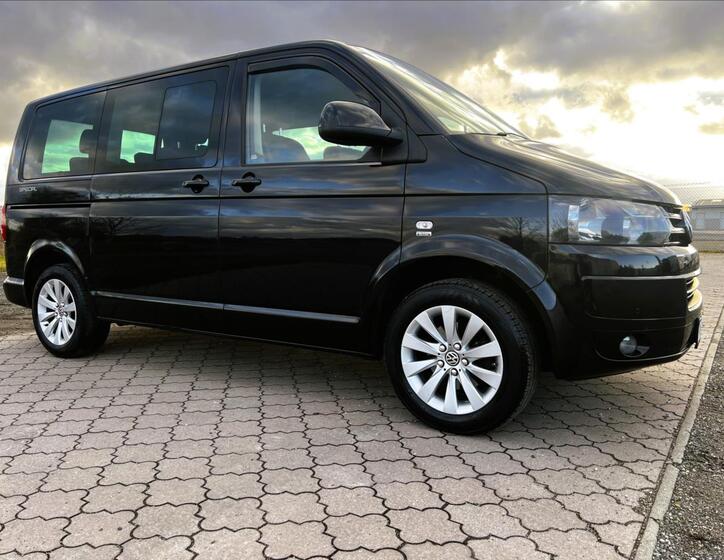 Volkswagen Multivan 10