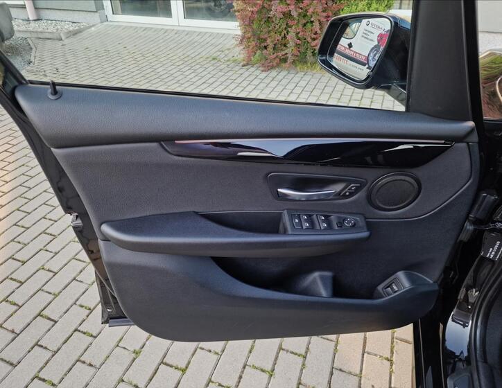 BMW Řada 2 40