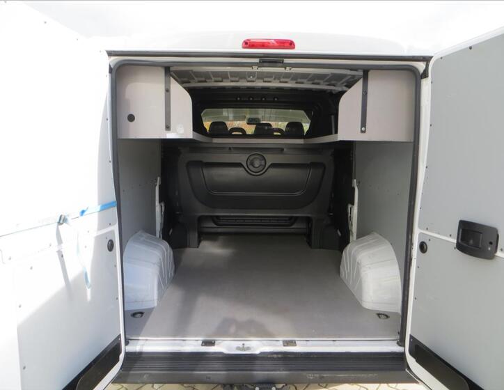 Opel Movano 10