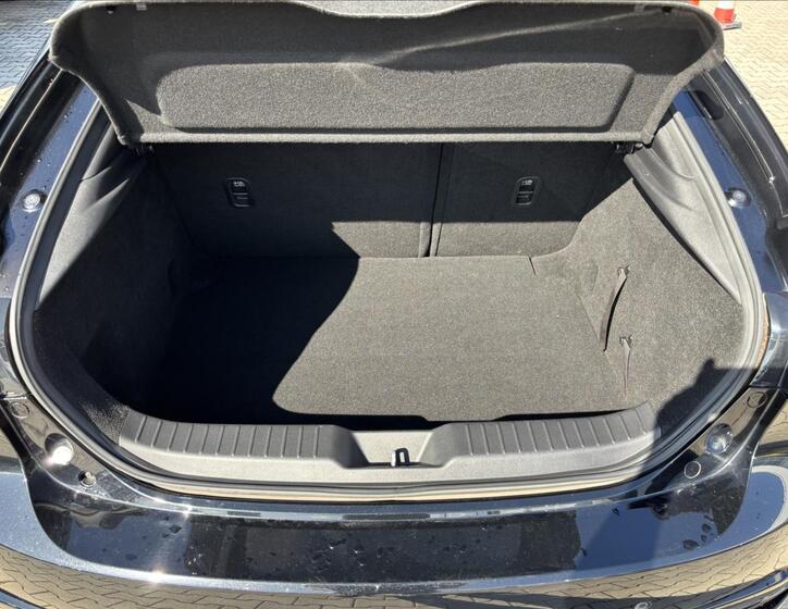 Mazda 3 11
