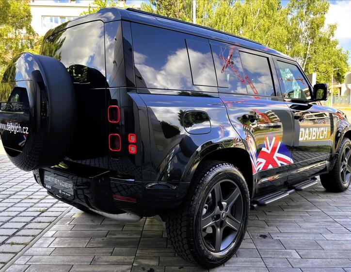 Land Rover Defender 7