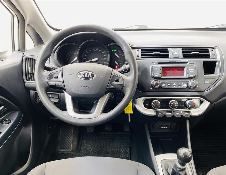 KIA Rio 10